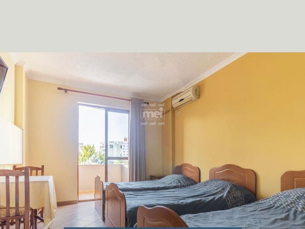 JEPET ME QIRA HOTEL NE PLAZH!