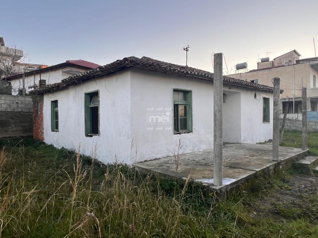 Shitet Shtepi private + Truall ne Shkallnur Durres