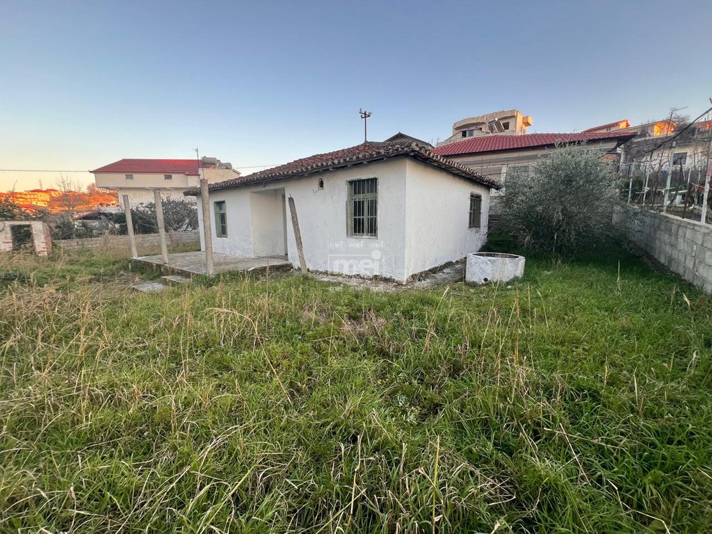 Shitet Shtepi private + Truall ne Shkallnur Durres