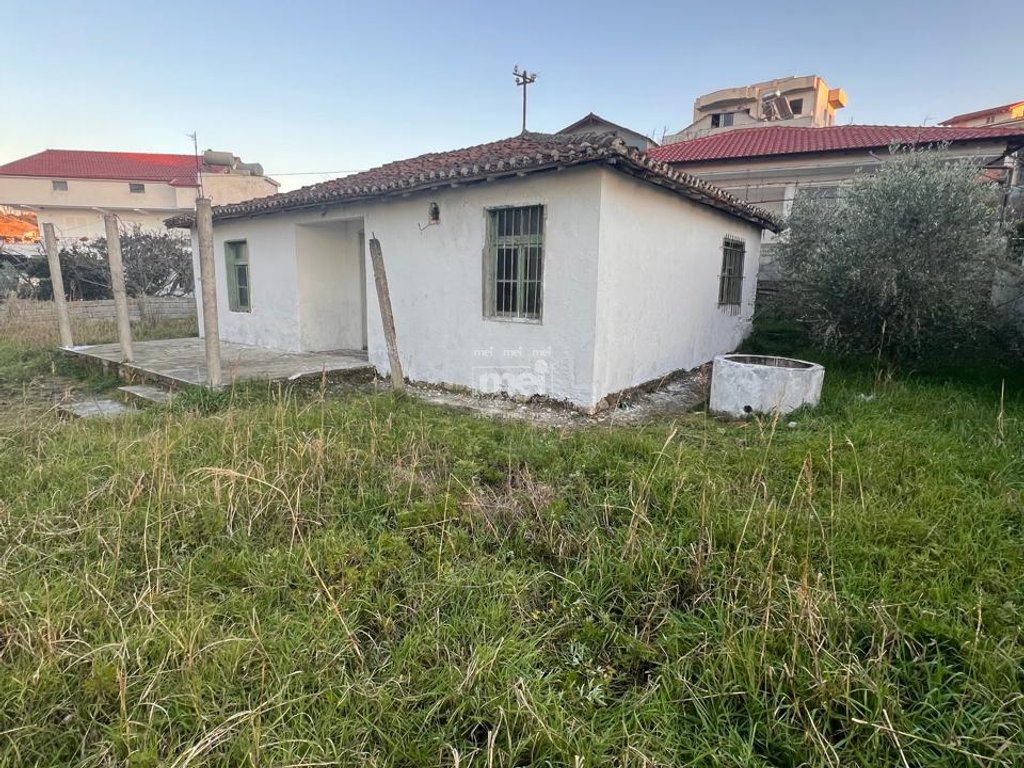Shitet Shtepi private + Truall ne Shkallnur Durres