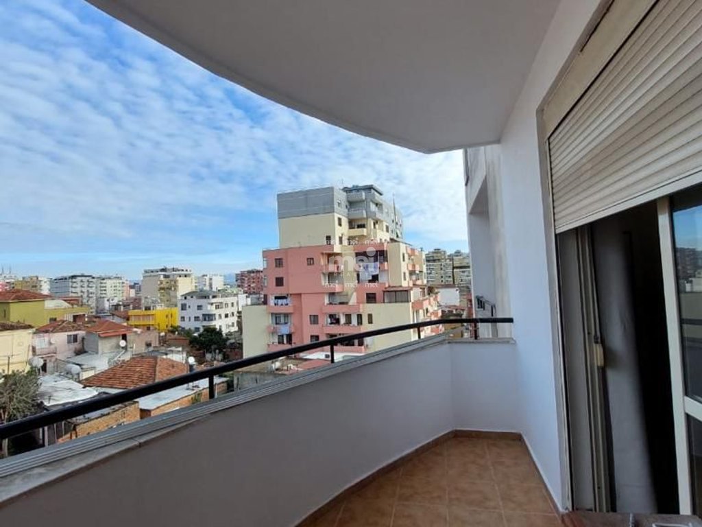 JEPET ME QIRA APARTAMENT 2+1 PRANE MUZEUMIT!