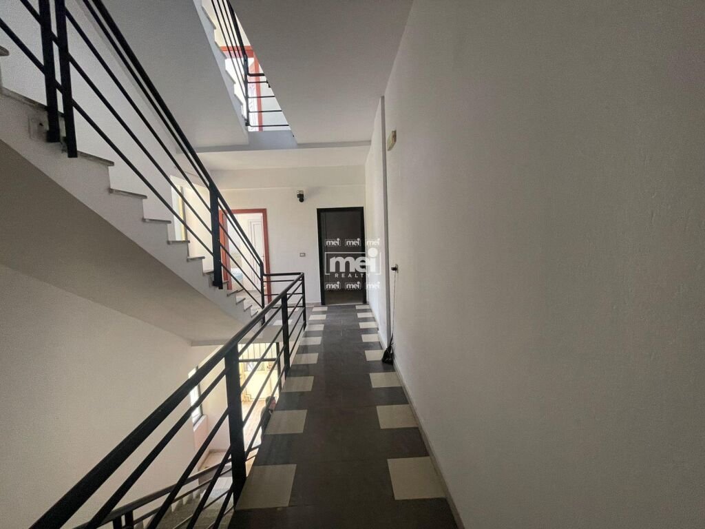 JEPET ME QERA HOTEL PRANE SHKEMBIT TE KAVAJES! 10