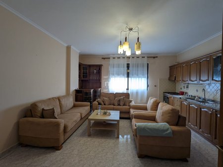 JEPET ME QIRA APARTAMENT 2+1 AFER FLAG SHIP!