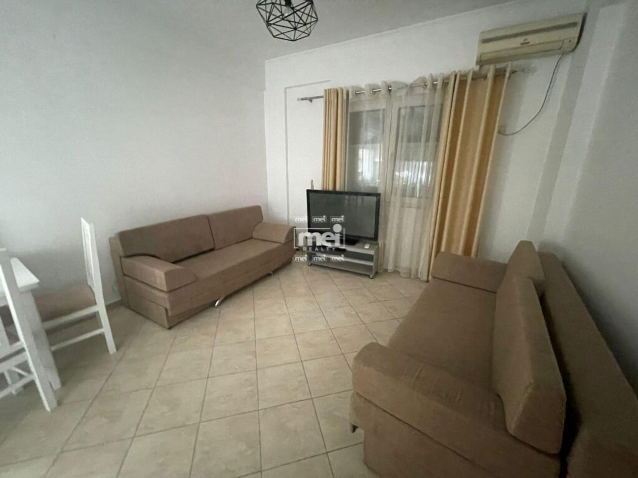 HOTEL FOR RENT NEAR THE KAVAJË ROCK!
