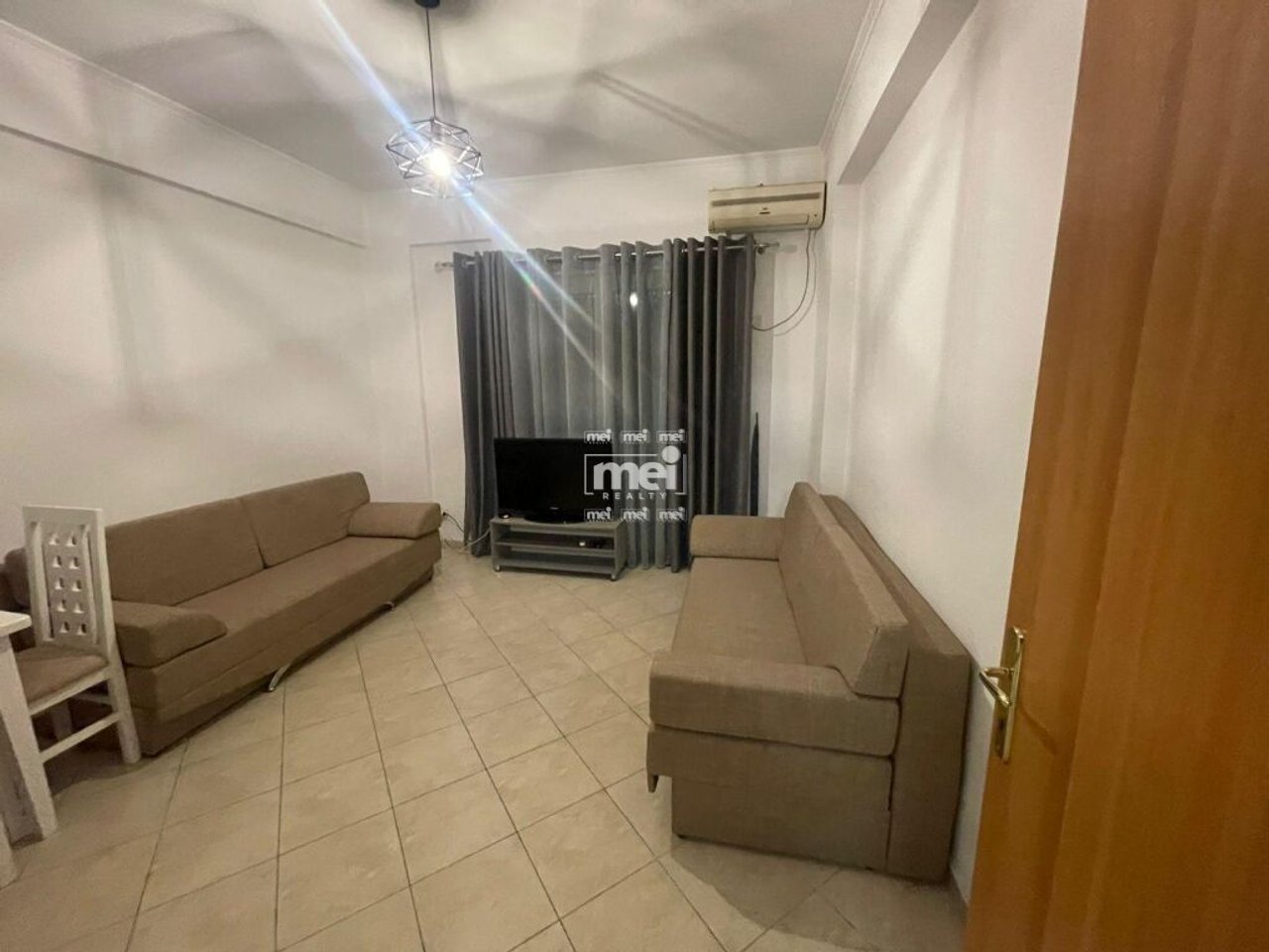 HOTEL FOR RENT NEAR THE KAVAJË ROCK!