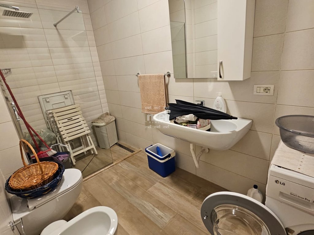 JEPET ME QIRA APARTAMENT 2+1+2 NE QENDER!