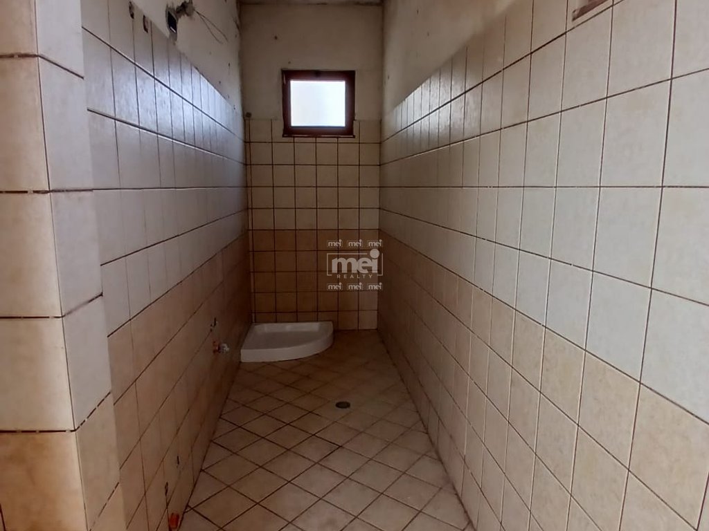 JEPET ME QIRA AMBIENT NE SHKOZET