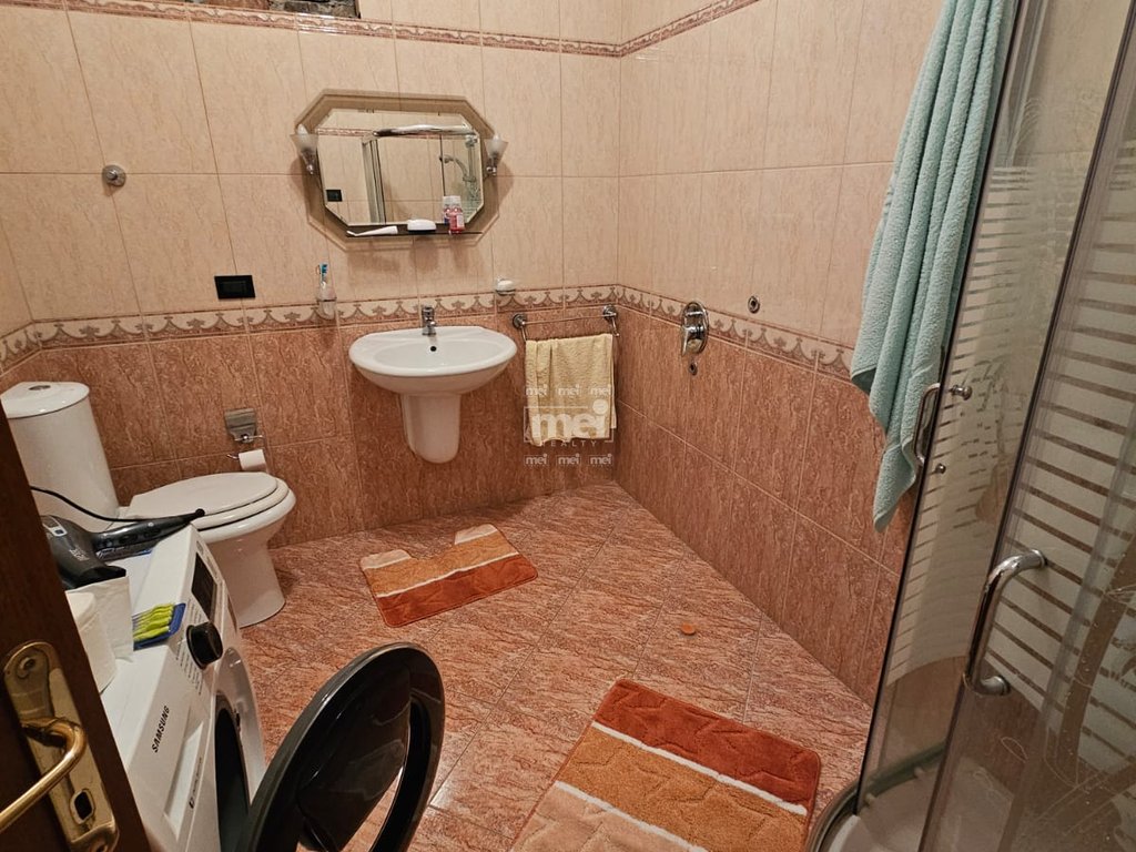 JEPET ME QIRA SHTEPI PRIVATE NE SPITALLE!