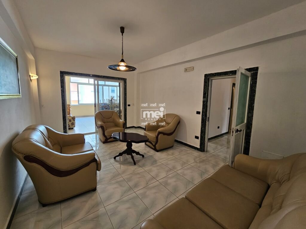 JEPET ME QIRA APARTAMENT 1+1 PRANE STADIUMIT!