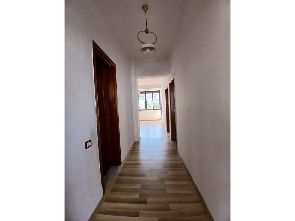 SHITET APARTAMENT 2+1 STACIONI TRENIT! 6