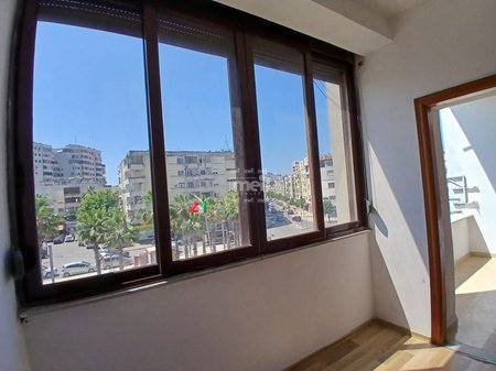 SHITET APARTAMENT 2+1 STACIONI TRENIT!