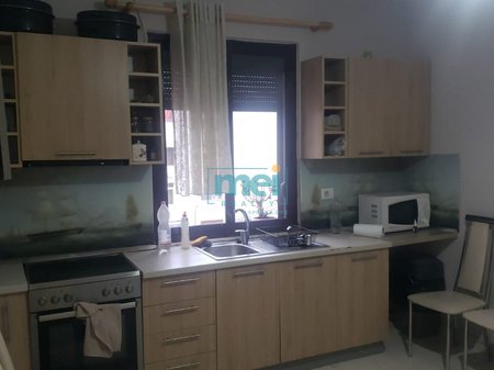 Jepet me Qera Super Ambient 2+1 te Rruga e Kavajes!