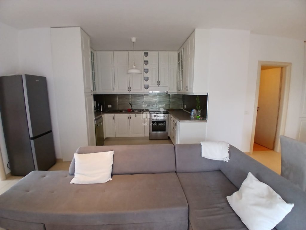JEPET ME QIRA APARTAMENT 2+1+2 ME PAMJE DETI NE VOLLGA!
