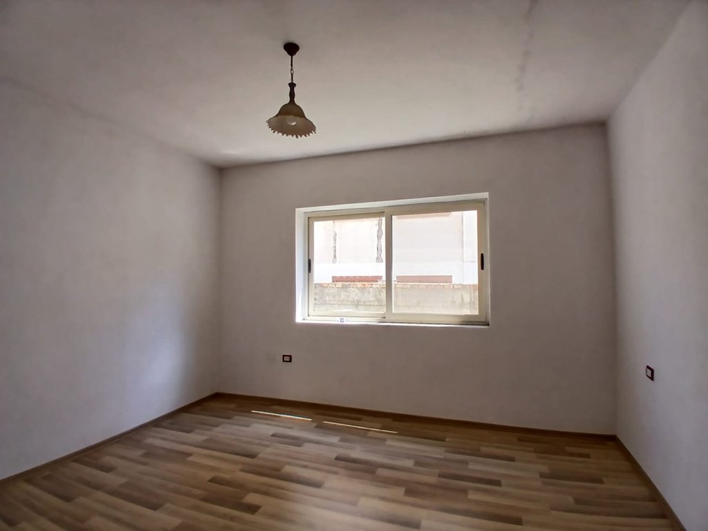 SHITET APARATMENT 2+1 PRANE KAZAZIT!