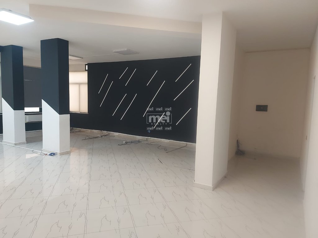 JEPET ME QIRA AMBIENT BIZNESI TE URA DAJLANIT!