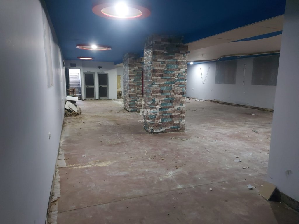JEPET ME QIRA AMBIENT BIZNESI TE URA DAJLANIT