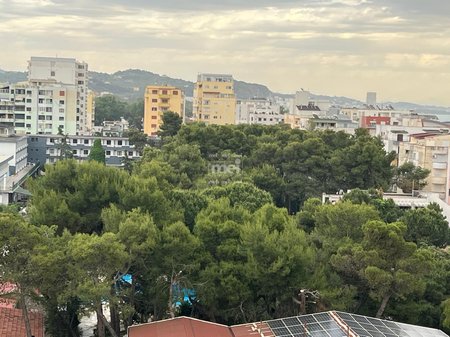 JEPET ME QIRA APARTAMENT 1+1 NE HEKURUDHA ME PAMJE NGA DETI!