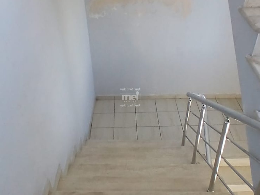 JEPET ME QIRA SHTEPI PRIVATE BASHKE ME GARAZHD NE SHKOZET!