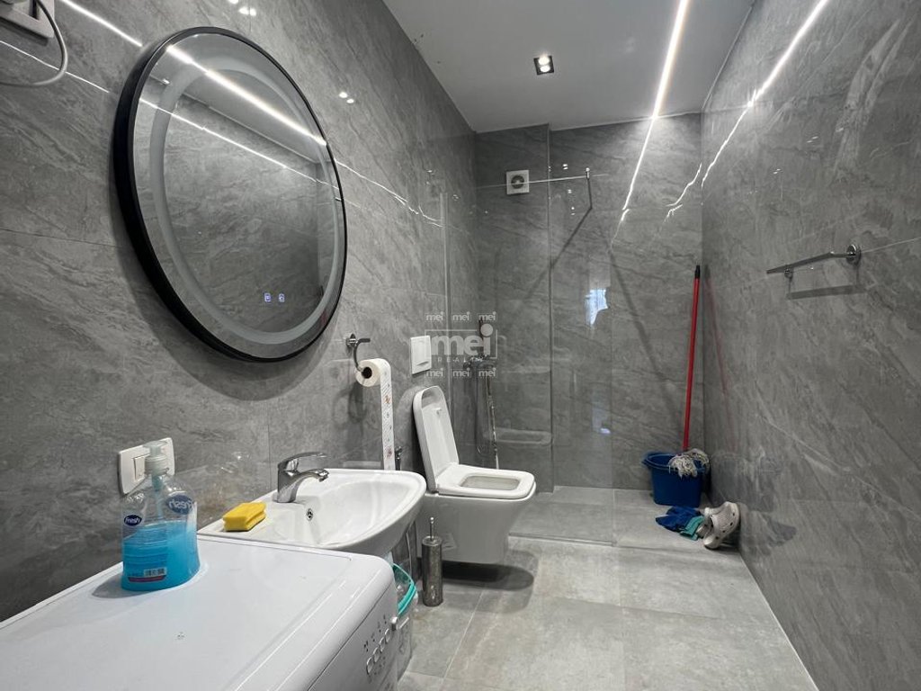 JEPET PER QIRA APARTAMENT 2+1+2 PRANE URES SE DAJLANIT!