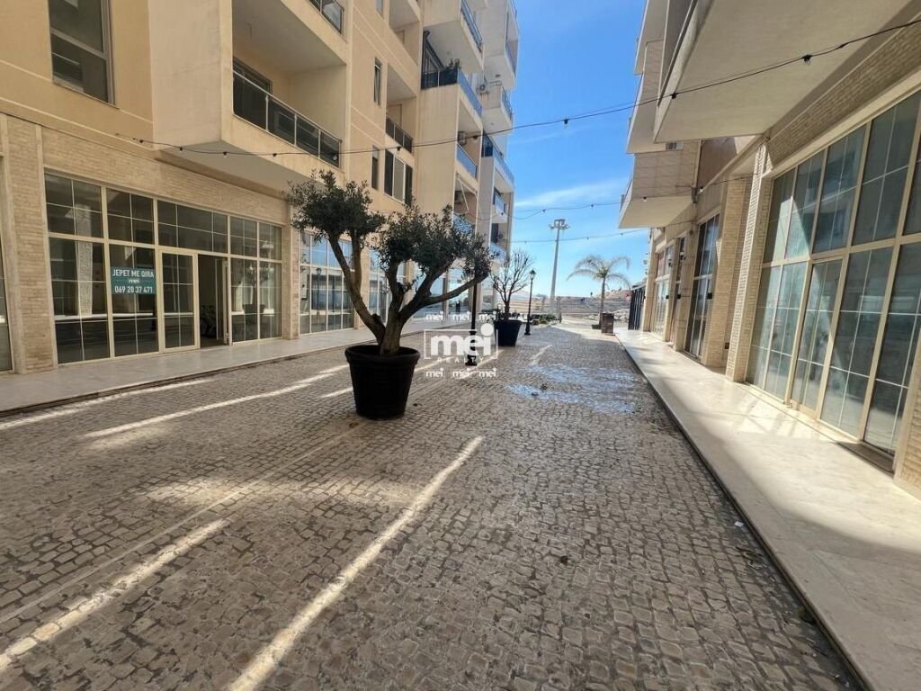 JEPET ME QIRA AMBIENT BIZNESI TEK VOLLGA ME PAMJE NGA DETI!
