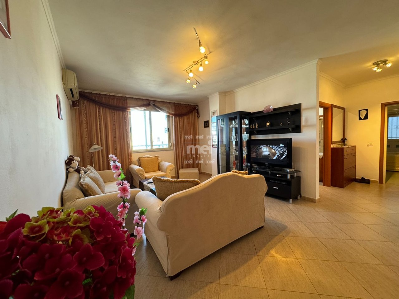 APARTMENT 2+1 FOR RENT IN THE CENTER!