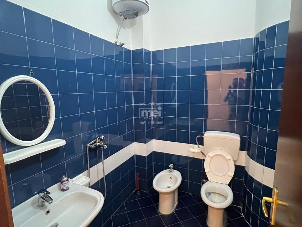 JEPET ME QIRA AMBIENT BIZNESI TEK VOLLGA
