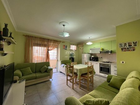 JEPET ME QIRA APARTAMENT 1+1 NE QENDER!