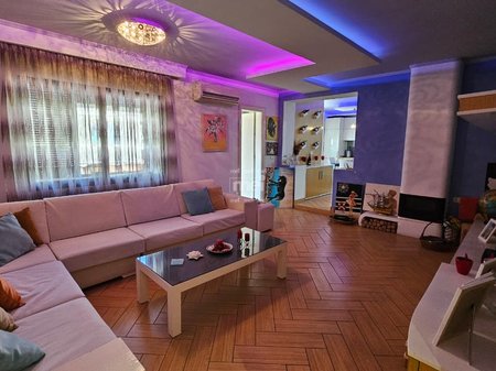 SHITET APARTAMENT 2+1 PRANE KAZAZIT, DURRES