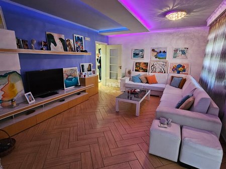 SHITET APARTAMENT 2+1 PRANE KAZAZIT, DURRES