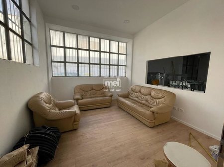 JEPET ME QIRA MAGAZINE NE SHKOZET!