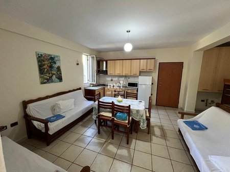 JEPET ME QIRA APARTAMENT 1+1 TEK SHKEMBI I KAVAJES!