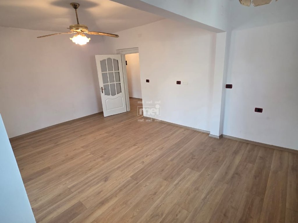 SHITET APARTAMENT 2+1+2 PRANE PALLATIT TE SPORTIT, DURRES!