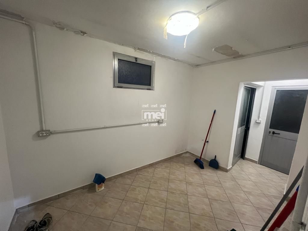 JEPET ME QIRA MAGAZINE NE SHKOZET!