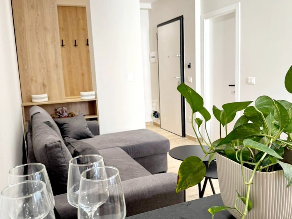 JEPET ME QIRA APARTAMENT 1+1 NE HEKURUDHA!