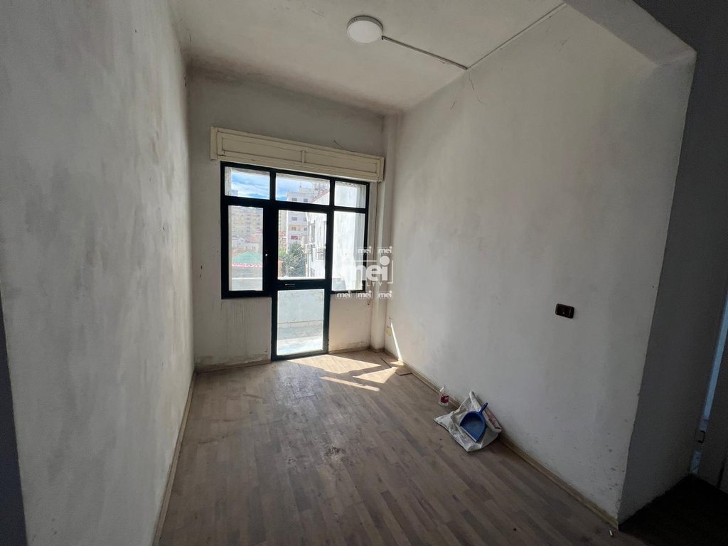 JEPET ME QIRA AMBIENT BIZNESI NE QENDER TE QYTETIT!