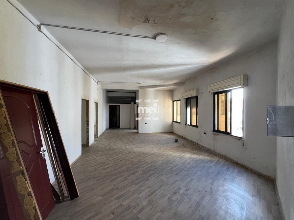 JEPET ME QIRA AMBIENT BIZNESI NE QENDER TE QYTETIT!