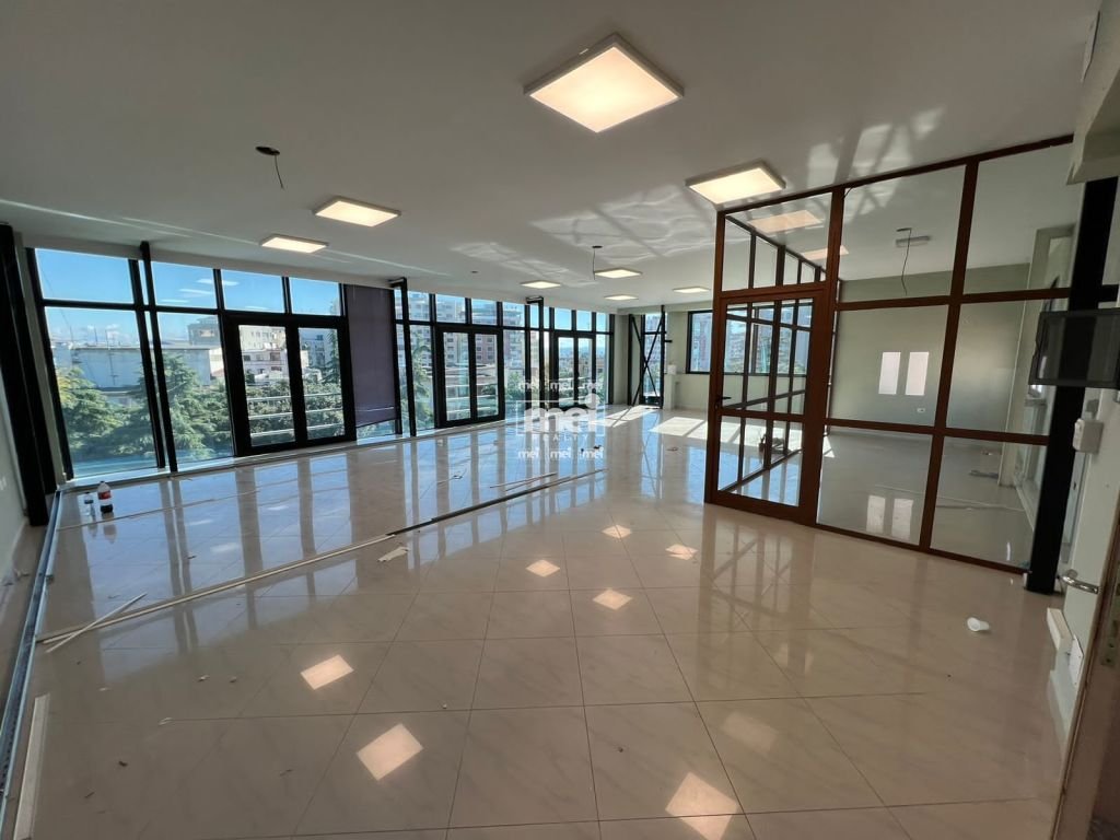 JEPET ME QIRA AMBIENT BIZNESI TEK GJYKATA!