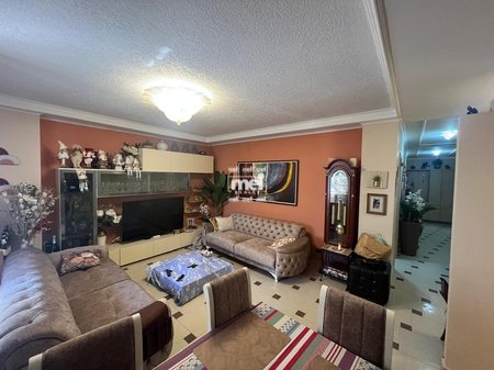 JEPET ME QIRA APARTAMENT 2+1+2 NE QENDER !