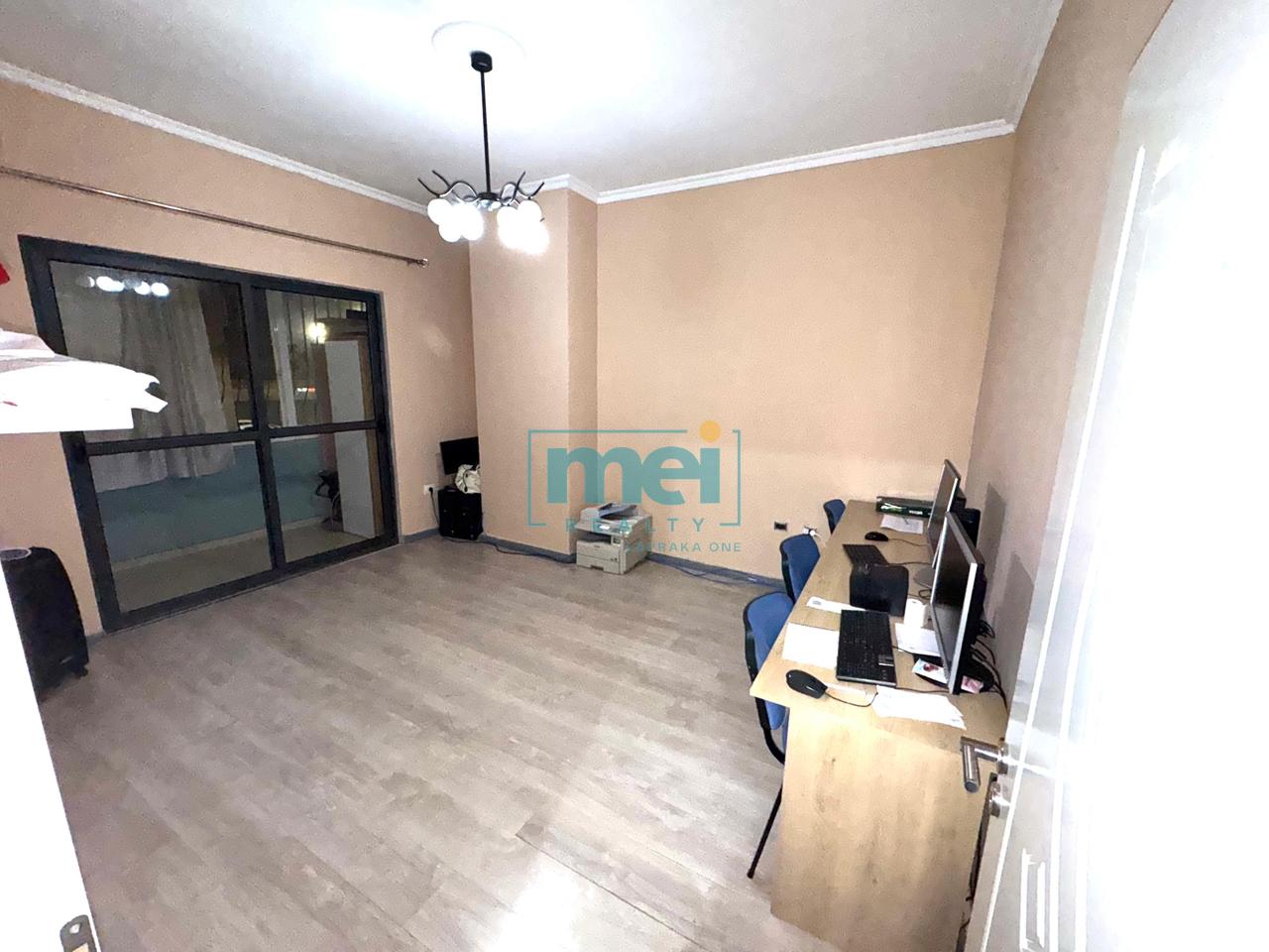 Vendesi Super Appartamento 2+1+2 ad Astir!