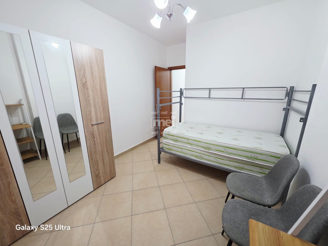 SHITET APARTAMENT 2+1 TE POSTA NE PLAZH