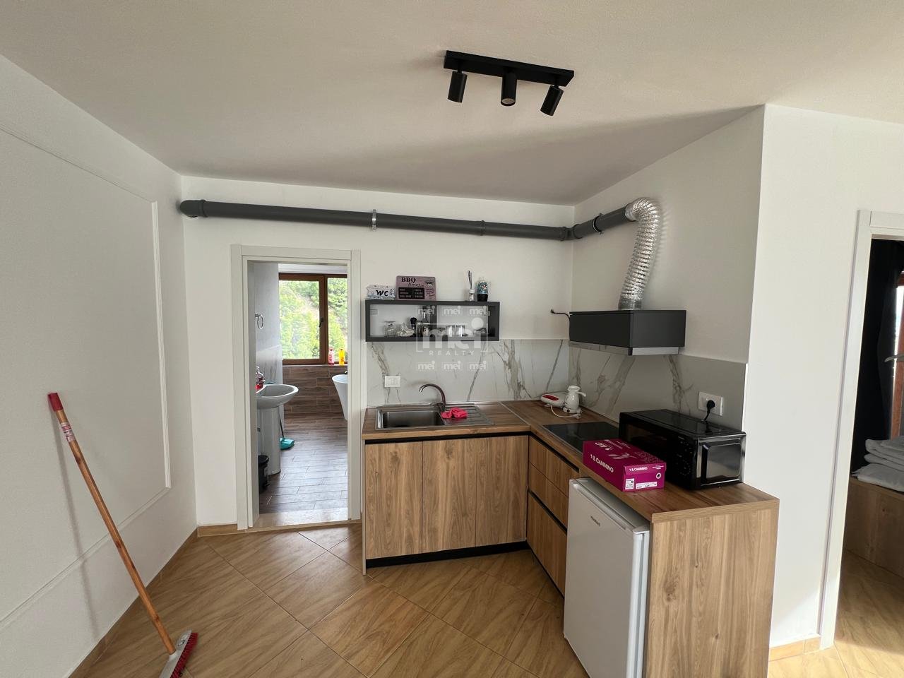 JEPET ME QIRA APARTAMENT 1+1 NE VOLLGA PAMJE NGA DETI!