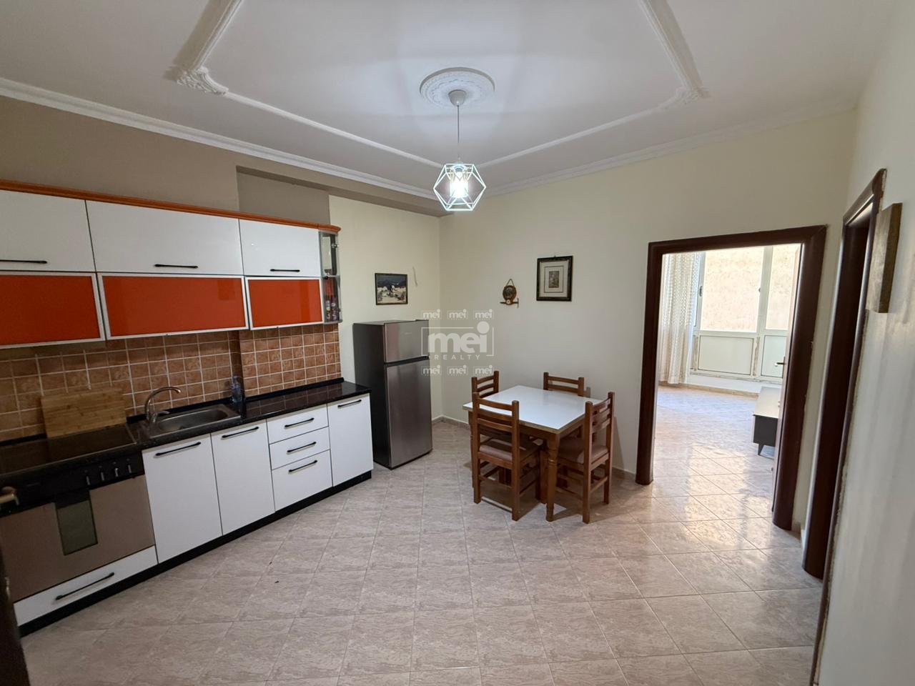 JEPET ME QIRA APARTAMENT 1+1 TEK RROTA E KUQE, PLAZH!