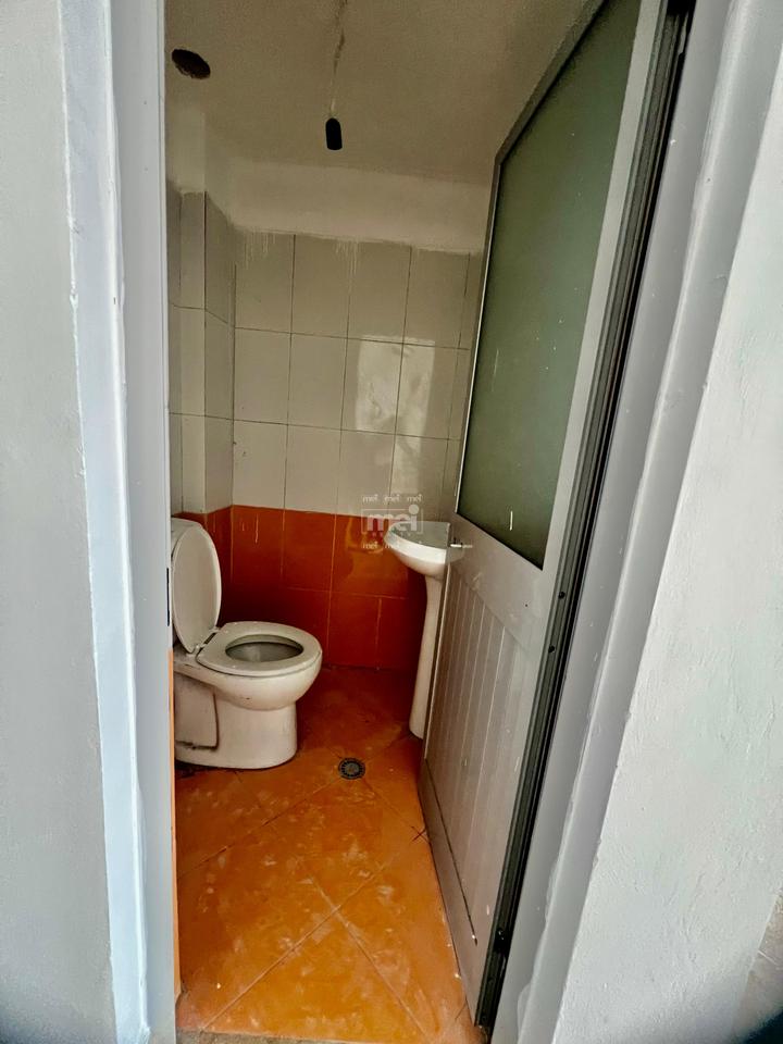 BUSINESS PREMISES FOR RENT AT RED WHEEL, BEACH!