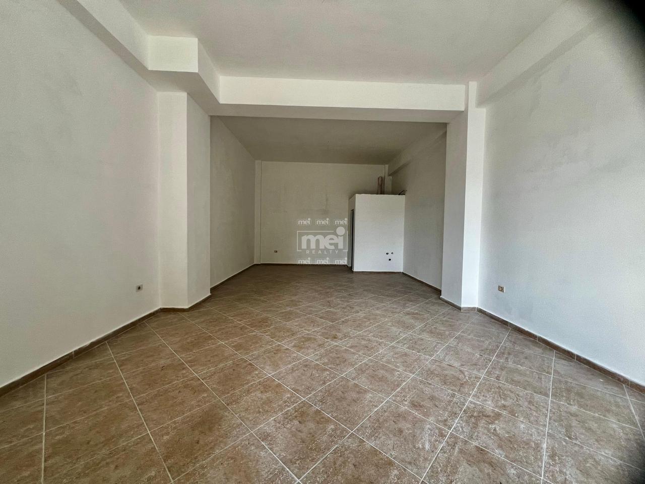 BUSINESS PREMISES FOR RENT AT RED WHEEL, BEACH!