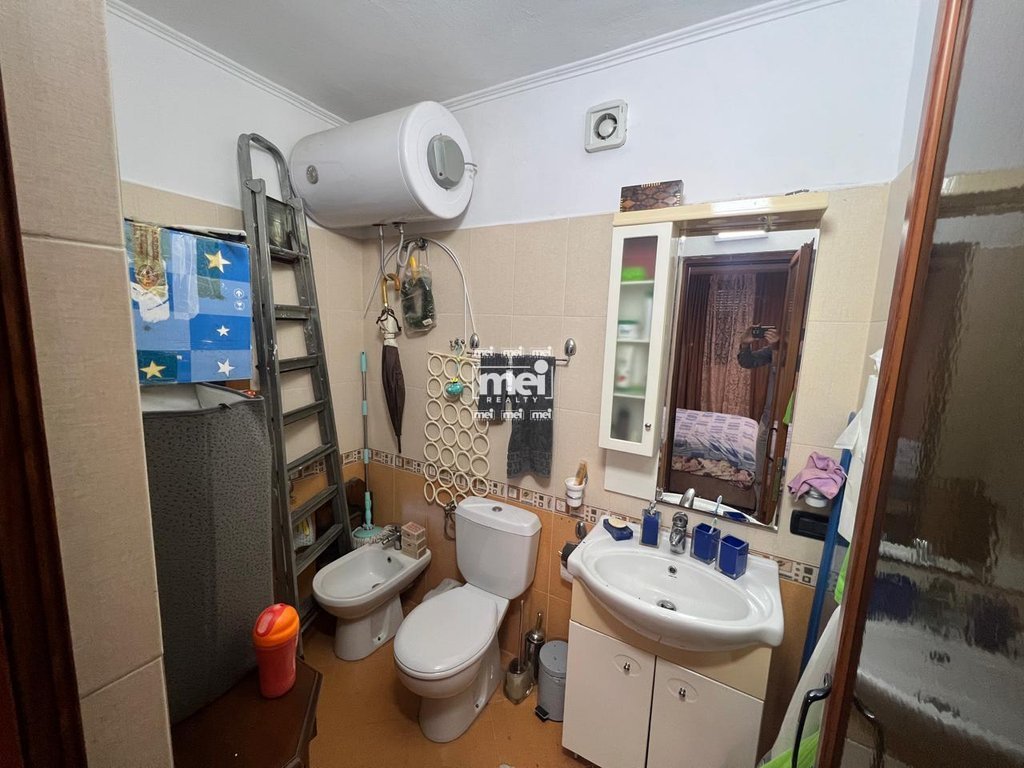 JEPET ME QIRA APARTAMENT 2+1+2 NE QENDER !