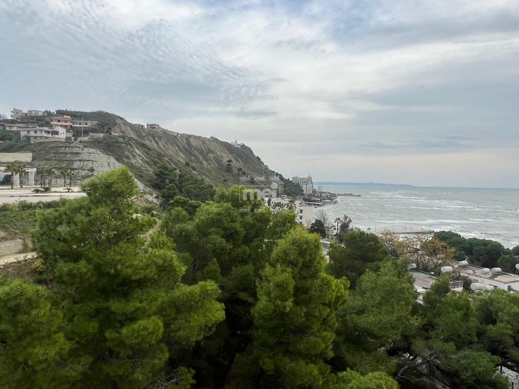 JEPET ME QERA APARTAMENT 2+1+2 - POST PARKIMI ME PAMJE DETI TEK REZIDENCA WHITE HILL !