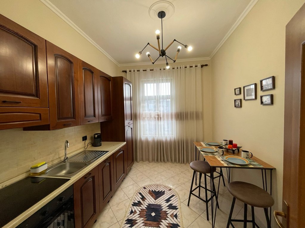 JEPET ME QIRA APARTAMENT 1+1 NE VOLLGA!