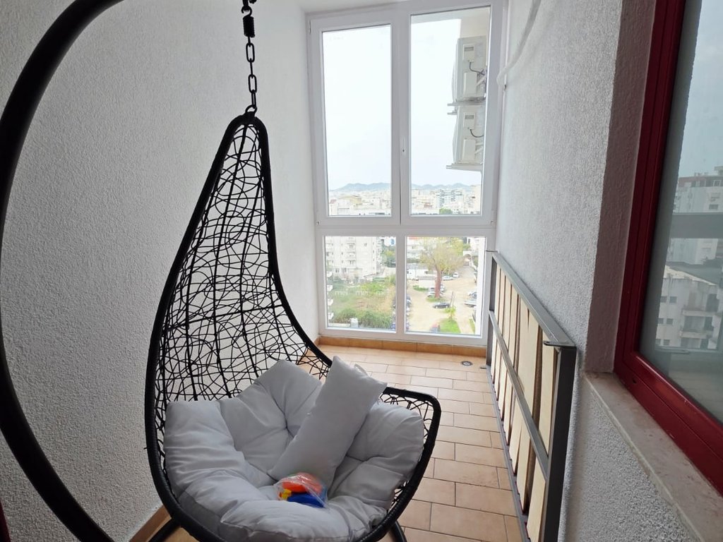 SHITET APARTAMENT 2+1 TE POSTA NE PLAZH