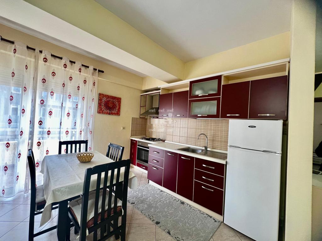 JEPET ME QIRA APARTAMENT 1+1 TEK RROTA E KUQE, PLAZH!
