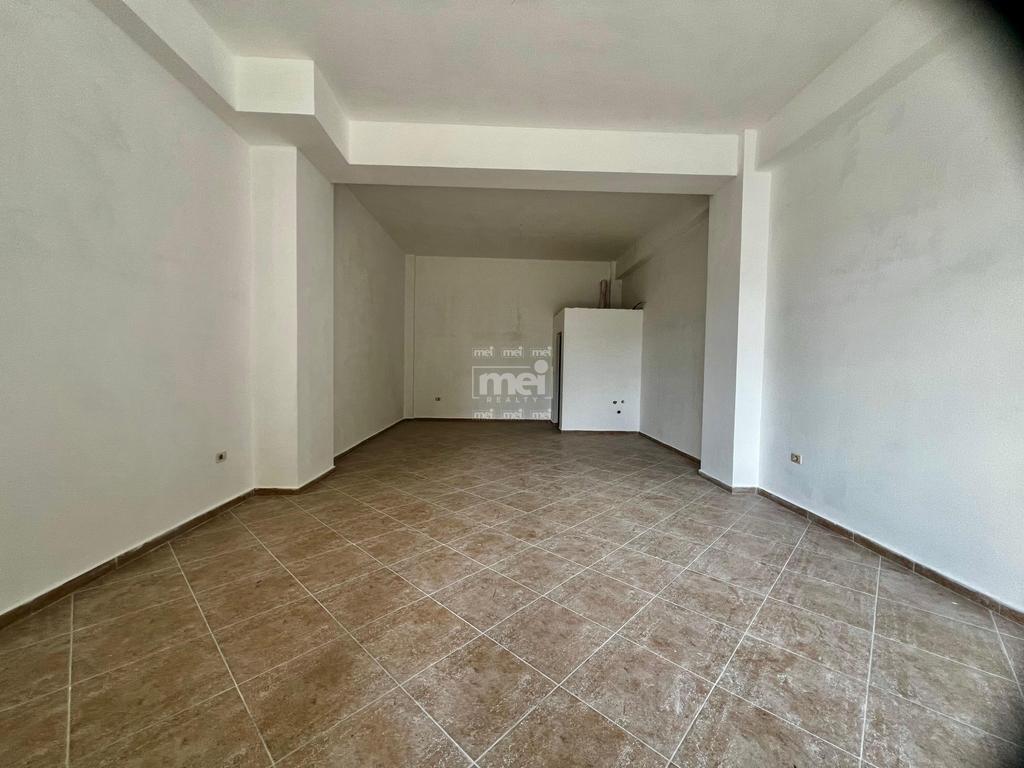 JEPET ME QIRA AMBIENT BIZNESI TEK RROTA E KUQE,PLAZH!